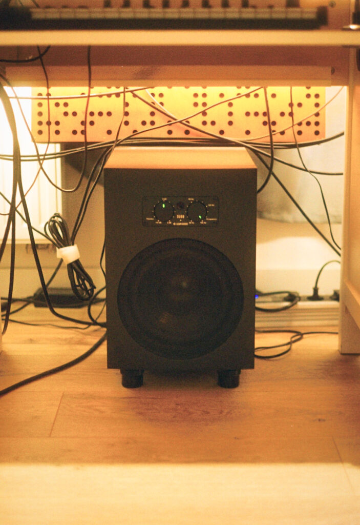 adam audio sub 8